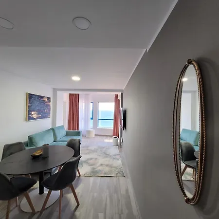 Sea View Etajul 10 Apartahotel 4*