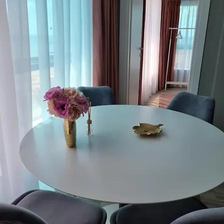 Sea View Etajul 10 Apartahotel